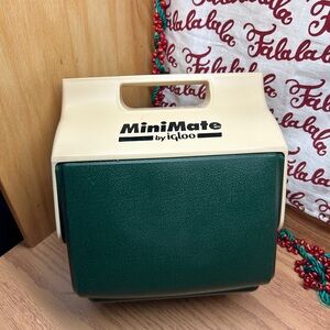 90’s Igloo MiniMate in Forest Green and Cream